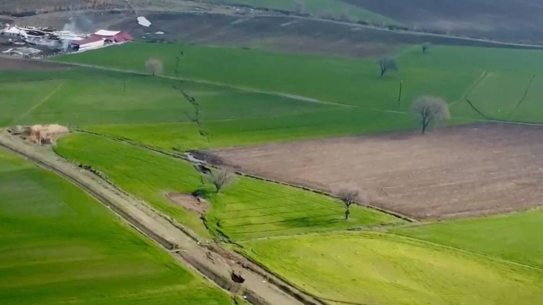 Kırılan fayın merkezi bulundu: Yıkımın başlangıcı Tevekkeli Köyü'nde 6